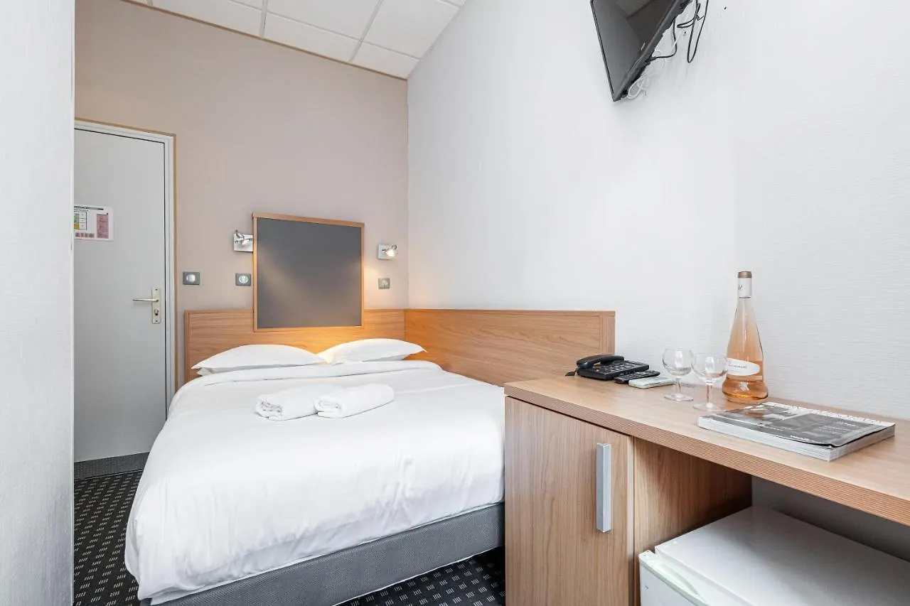 Modern Waikiki Hotel Cannes