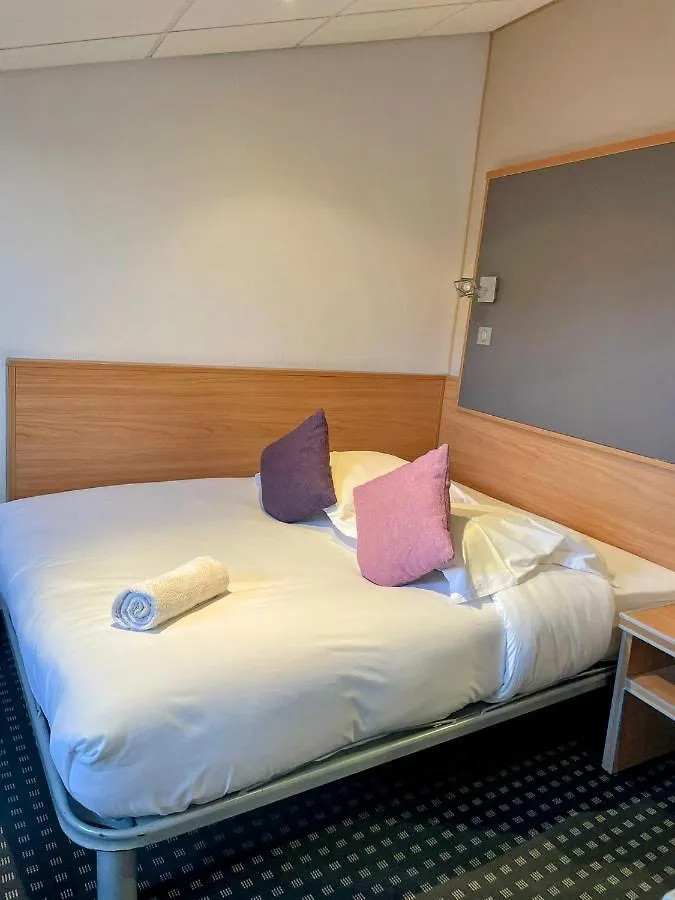 **  Modern Waikiki Hotel Cannes France