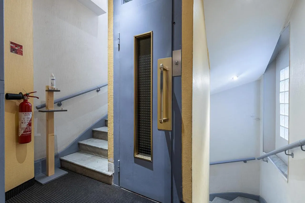 Modern Waikiki Hotel Канны