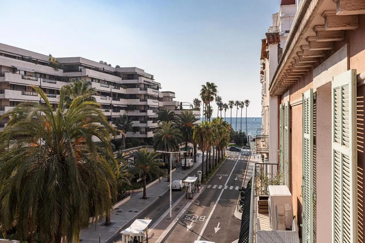 Modern Waikiki Hotel Cannes 2*,  Francja