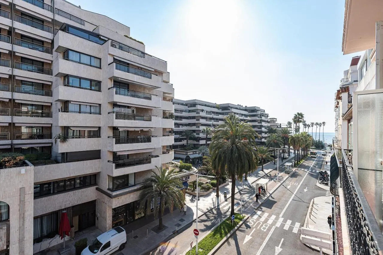 Modern Waikiki Hotel Cannes