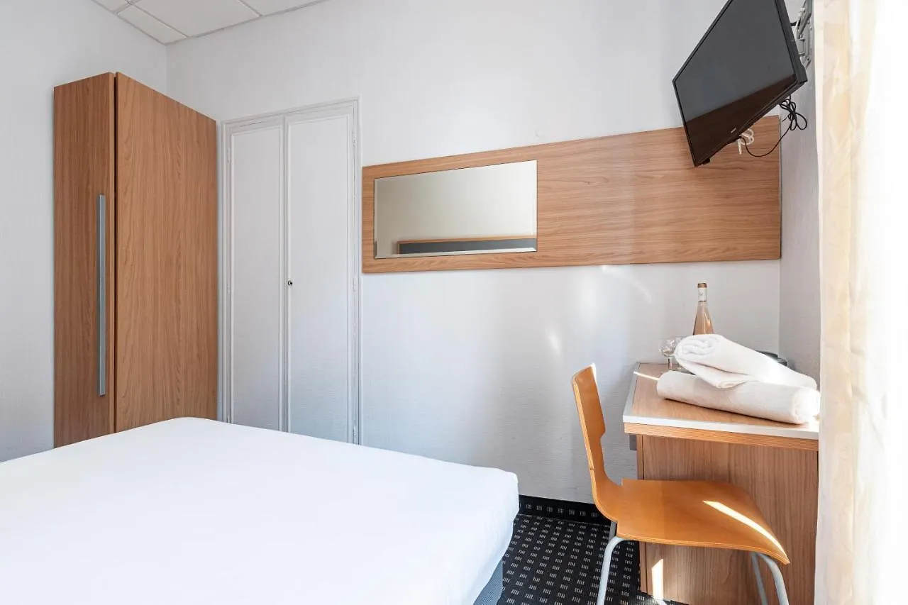 Modern Waikiki Hotel Cannes