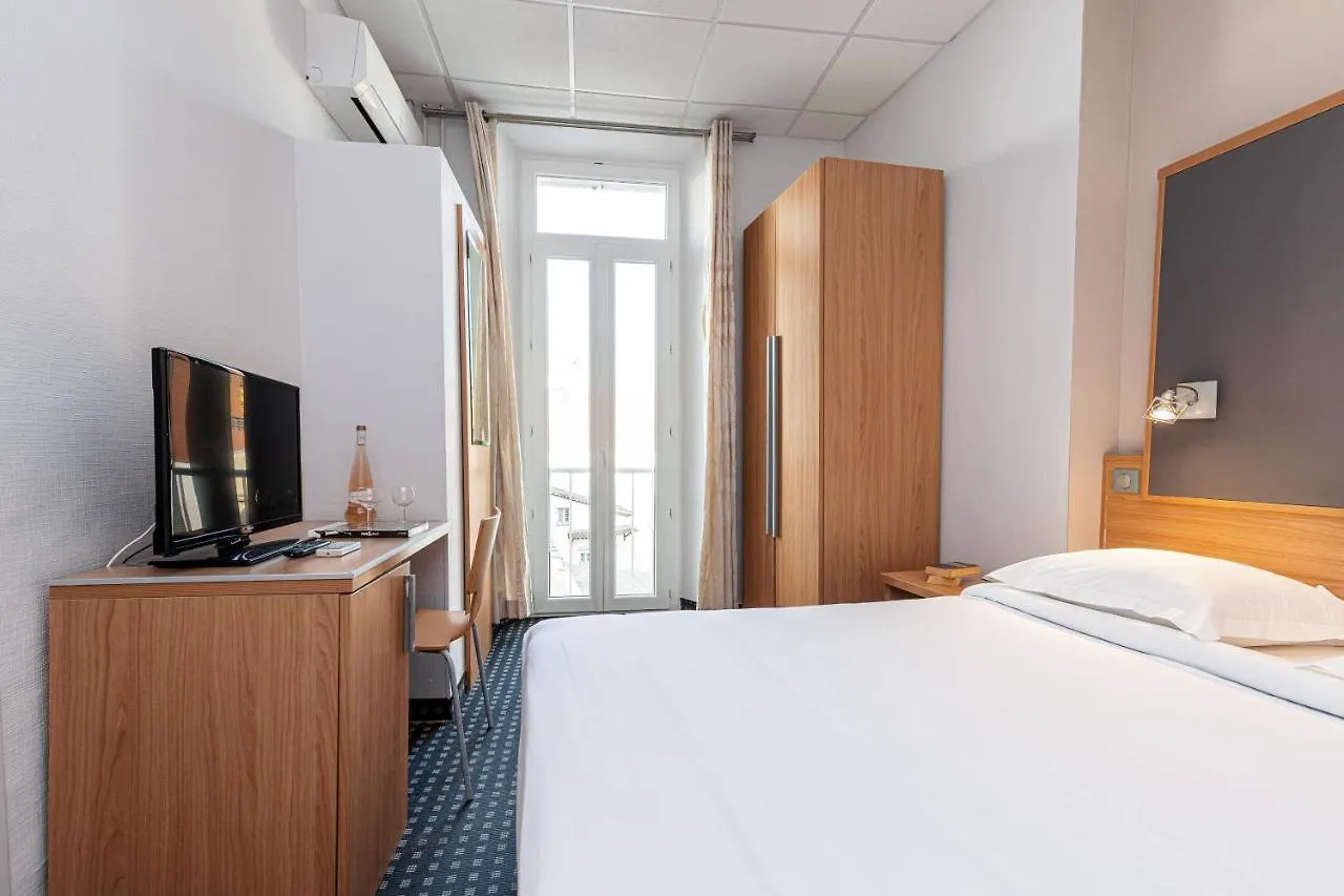 Modern Waikiki Hotel Cannes