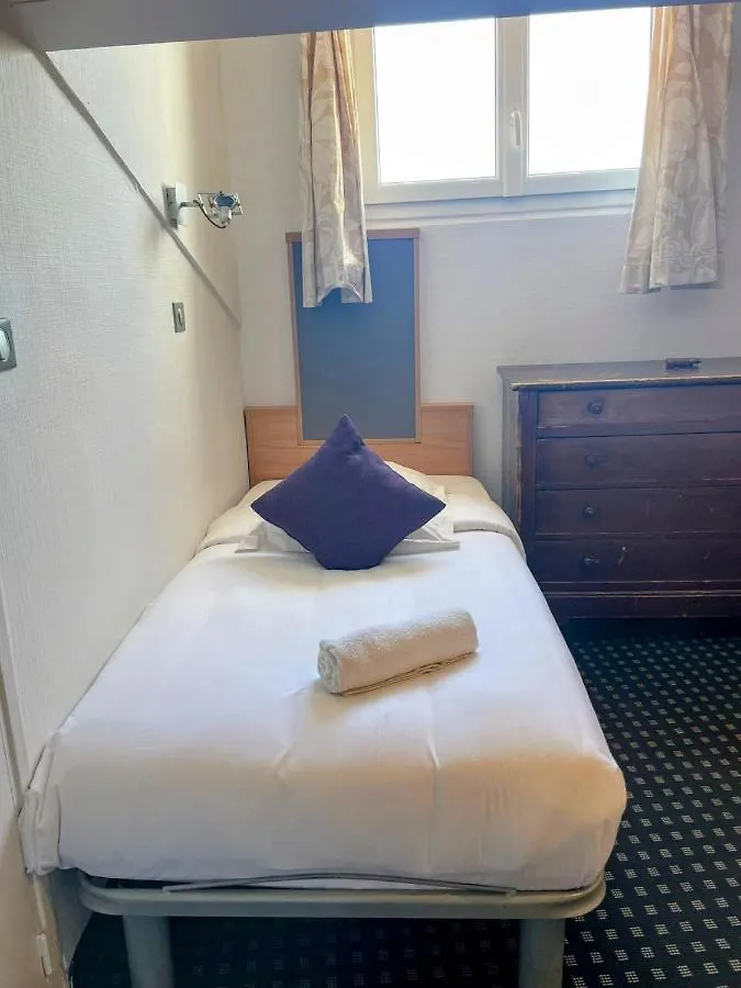 Modern Waikiki Hotel Cannes 2*,