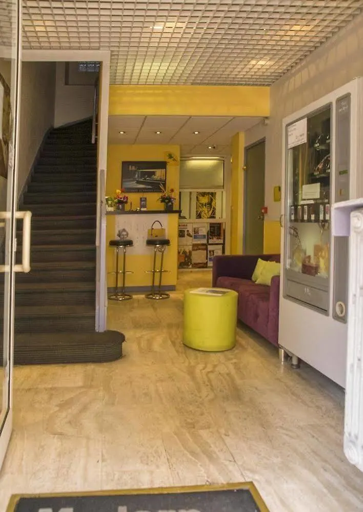 Modern Waikiki Hotel Cannes